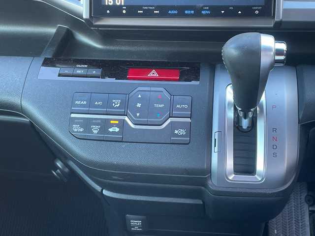 ホンダ ステップワゴン スパーダ Z クールスピリット 神奈川県 2015(平27)年 6.3万km ホワイトオーキッドパール Bluetooth/純正ナビ、TV/バックカメラ/両側パワースライドドア/ステアリングリモコン/ビルトインETC/純正マット＆バイザー/オートライト/スペアキー/保証書、取説