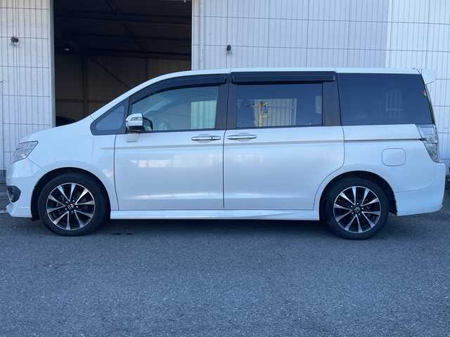 ホンダ ステップワゴン スパーダ Z クールスピリット 神奈川県 2015(平27)年 6.3万km ホワイトオーキッドパール Bluetooth/純正ナビ、TV/バックカメラ/両側パワースライドドア/ステアリングリモコン/ビルトインETC/純正マット＆バイザー/オートライト/スペアキー/保証書、取説