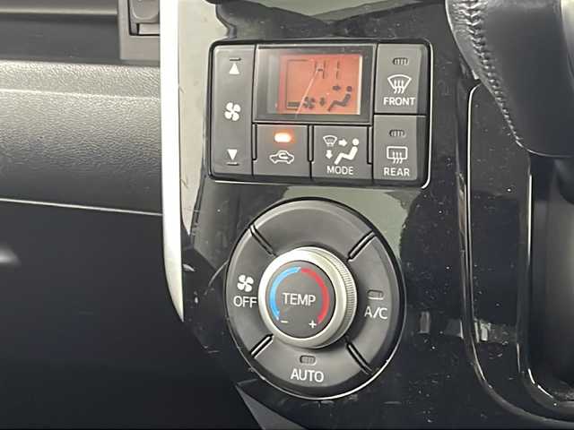 ダイハツ タント カスタム RS SA 宮城県 2014(平26)年 10万km パールホワイトⅢ 禁煙車/スマートアシスト/・衝突回避支援ブレーキ機能/純正8インチSDナビ/・BT/AM/FM/CD/DVD/SD/USB/iPod/バックカメラ/フルセグTV/ETC/ドライブレコーダー/両側パワースライドドア/革巻きステアリング/ステアリングスイッチ/プッシュスタート/スマートキー/後席ロールサンシェード/シートバックテーブル/純正15インチアルミホイール/純正フロアマット/純正ドアバイザー/LEDヘッドライト/フォグランプ/冬タイヤ社外アルミ積み込み（155/65/14）/アイドリングストップ/横滑り防止装置