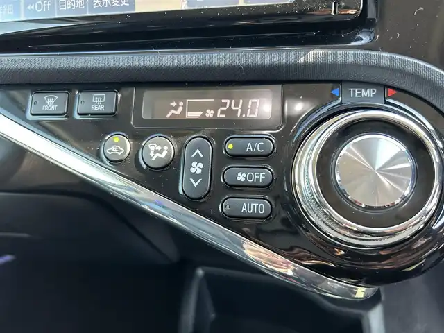 トヨタ アクア G G’s 滋賀県 2015(平27)年 2.1万km グレーメタリック 純正SDナビ/・フルセグTV/・FM/・AM/・CD/・DVD/・Bluetooth/・SD/バックカメラ/ドライブレコーダー/ビルトインETC/ハーフレザーシート/シートヒーター/革巻きステアリング/プリクラッシュセーフティ/クルーズコントロール/横滑り防止装置/LEDヘッドライト/オートライト/フォグランプ/電格ウィンカーミラー/プッシュスタート/スマートキー