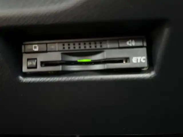 トヨタ アクア G G’s 滋賀県 2015(平27)年 2.1万km グレーメタリック 純正SDナビ/・フルセグTV/・FM/・AM/・CD/・DVD/・Bluetooth/・SD/バックカメラ/ドライブレコーダー/ビルトインETC/ハーフレザーシート/シートヒーター/革巻きステアリング/プリクラッシュセーフティ/クルーズコントロール/横滑り防止装置/LEDヘッドライト/オートライト/フォグランプ/電格ウィンカーミラー/プッシュスタート/スマートキー