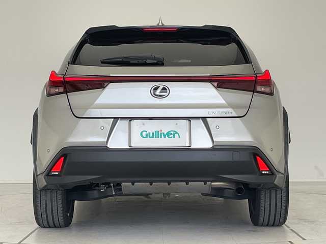 レクサス ＵＸ 250h バージョンL 愛知県 2023(令5)年 2万km ソニックチタニウム レクサスセーフティセンス/純正12.3型ディスプレイオーディオナビ/三眼LEDヘッドライト/全方位カメラ/本革レザー/レーダークルーズコントロール/シートヒーター/エアシート/バックカメラ/電動リアゲート/パワーシート/コーナーセンサー/純正アルミホイール/ETC2.0/ブラインドスポットモニター/ステアリングヒーター/レーンキープアシスト/オートマチックハイビーム/ドライブレコーダー/衝突軽減システム/フルセグ/Bluetooth/ステアリングスイッチ/スマートキー/プッシュスタート