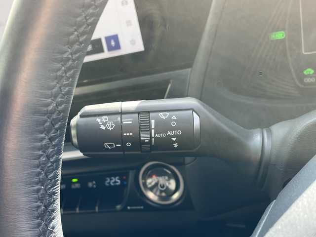 レクサス ＵＸ 250h バージョンL 愛知県 2023(令5)年 2万km ソニックチタニウム レクサスセーフティセンス/純正12.3型ディスプレイオーディオナビ/三眼LEDヘッドライト/全方位カメラ/本革レザー/レーダークルーズコントロール/シートヒーター/エアシート/バックカメラ/電動リアゲート/パワーシート/コーナーセンサー/純正アルミホイール/ETC2.0/ブラインドスポットモニター/ステアリングヒーター/レーンキープアシスト/オートマチックハイビーム/ドライブレコーダー/衝突軽減システム/フルセグ/Bluetooth/ステアリングスイッチ/スマートキー/プッシュスタート