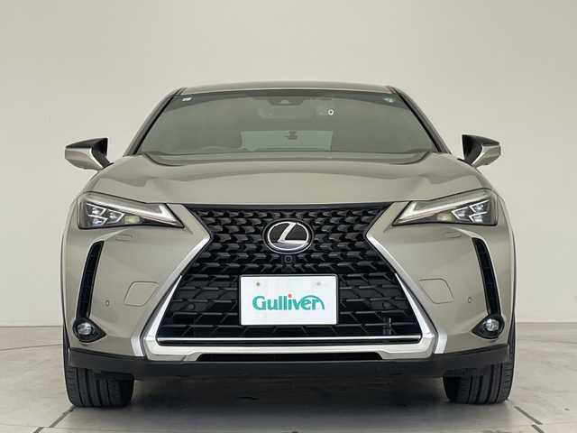 レクサス ＵＸ 250h バージョンL 愛知県 2023(令5)年 2万km ソニックチタニウム レクサスセーフティセンス/純正12.3型ディスプレイオーディオナビ/三眼LEDヘッドライト/全方位カメラ/本革レザー/レーダークルーズコントロール/シートヒーター/エアシート/バックカメラ/電動リアゲート/パワーシート/コーナーセンサー/純正アルミホイール/ETC2.0/ブラインドスポットモニター/ステアリングヒーター/レーンキープアシスト/オートマチックハイビーム/ドライブレコーダー/衝突軽減システム/フルセグ/Bluetooth/ステアリングスイッチ/スマートキー/プッシュスタート