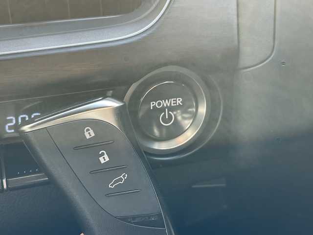 レクサス ＵＸ 250h バージョンL 愛知県 2023(令5)年 2万km ソニックチタニウム レクサスセーフティセンス/純正12.3型ディスプレイオーディオナビ/三眼LEDヘッドライト/全方位カメラ/本革レザー/レーダークルーズコントロール/シートヒーター/エアシート/バックカメラ/電動リアゲート/パワーシート/コーナーセンサー/純正アルミホイール/ETC2.0/ブラインドスポットモニター/ステアリングヒーター/レーンキープアシスト/オートマチックハイビーム/ドライブレコーダー/衝突軽減システム/フルセグ/Bluetooth/ステアリングスイッチ/スマートキー/プッシュスタート