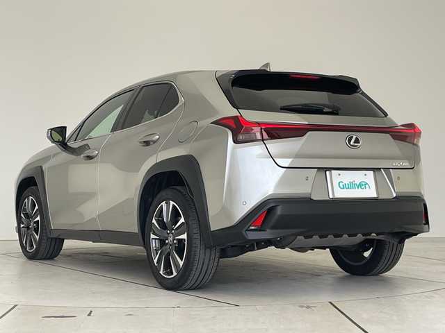 レクサス ＵＸ 250h バージョンL 愛知県 2023(令5)年 2万km ソニックチタニウム レクサスセーフティセンス/純正12.3型ディスプレイオーディオナビ/三眼LEDヘッドライト/全方位カメラ/本革レザー/レーダークルーズコントロール/シートヒーター/エアシート/バックカメラ/電動リアゲート/パワーシート/コーナーセンサー/純正アルミホイール/ETC2.0/ブラインドスポットモニター/ステアリングヒーター/レーンキープアシスト/オートマチックハイビーム/ドライブレコーダー/衝突軽減システム/フルセグ/Bluetooth/ステアリングスイッチ/スマートキー/プッシュスタート