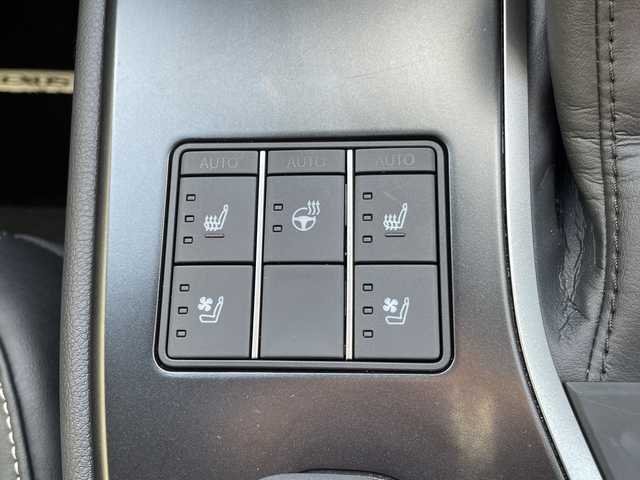 レクサス ＵＸ 250h バージョンL 愛知県 2023(令5)年 2万km ソニックチタニウム レクサスセーフティセンス/純正12.3型ディスプレイオーディオナビ/三眼LEDヘッドライト/全方位カメラ/本革レザー/レーダークルーズコントロール/シートヒーター/エアシート/バックカメラ/電動リアゲート/パワーシート/コーナーセンサー/純正アルミホイール/ETC2.0/ブラインドスポットモニター/ステアリングヒーター/レーンキープアシスト/オートマチックハイビーム/ドライブレコーダー/衝突軽減システム/フルセグ/Bluetooth/ステアリングスイッチ/スマートキー/プッシュスタート