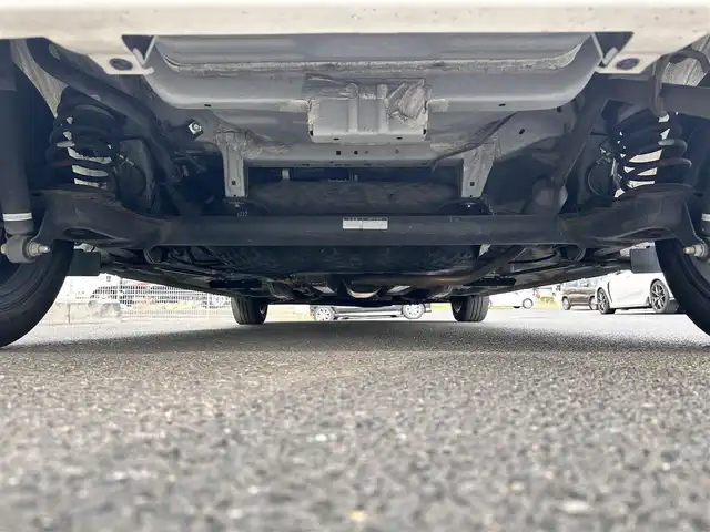 トヨタ ルーミー カスタムG 宮城県 2019(平31)年 6.2万km パールホワイトⅢ コンフォートパッケージ/・シートヒーター（運転席/助手席）/・シートバックテーブル（運転席/助手席）/＝＝＝/スマートアシスト3/・衝突回避支援ブレーキ機能/・衝突警報機能/・車線逸脱警報機能/・誤発進抑制制御機能/・先行車発進お知らせ機能/・オートハイビーム/・コーナーセンサー/純正9インチナビ（NSZT-Y68T）/・CD/DVD/Bluetooth/フルセグTV/バックカメラ/ビルトインETC/ドライブレコーダー/両側パワースライドドア/クルーズコントロール/ステアリングスイッチ/LEDオートヘッドランプ/フォグランプ/革巻きステアリング/前席シートヒーター/スマートキー＆プッシュスタート/スペアキー/電動格納ミラー/純正14インチAW/フロアマット/ドアバイザー/取扱説明書/保証書