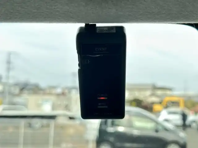 トヨタ ルーミー カスタムG 宮城県 2019(平31)年 6.2万km パールホワイトⅢ コンフォートパッケージ/・シートヒーター（運転席/助手席）/・シートバックテーブル（運転席/助手席）/＝＝＝/スマートアシスト3/・衝突回避支援ブレーキ機能/・衝突警報機能/・車線逸脱警報機能/・誤発進抑制制御機能/・先行車発進お知らせ機能/・オートハイビーム/・コーナーセンサー/純正9インチナビ（NSZT-Y68T）/・CD/DVD/Bluetooth/フルセグTV/バックカメラ/ビルトインETC/ドライブレコーダー/両側パワースライドドア/クルーズコントロール/ステアリングスイッチ/LEDオートヘッドランプ/フォグランプ/革巻きステアリング/前席シートヒーター/スマートキー＆プッシュスタート/スペアキー/電動格納ミラー/純正14インチAW/フロアマット/ドアバイザー/取扱説明書/保証書