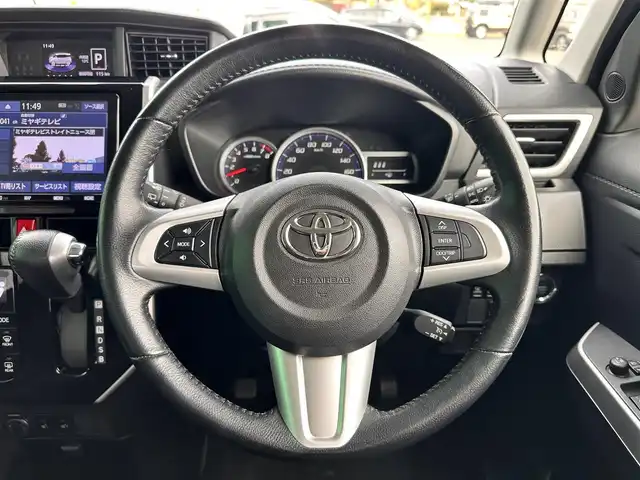 トヨタ ルーミー カスタムG 宮城県 2019(平31)年 6.2万km パールホワイトⅢ コンフォートパッケージ/・シートヒーター（運転席/助手席）/・シートバックテーブル（運転席/助手席）/＝＝＝/スマートアシスト3/・衝突回避支援ブレーキ機能/・衝突警報機能/・車線逸脱警報機能/・誤発進抑制制御機能/・先行車発進お知らせ機能/・オートハイビーム/・コーナーセンサー/純正9インチナビ（NSZT-Y68T）/・CD/DVD/Bluetooth/フルセグTV/バックカメラ/ビルトインETC/ドライブレコーダー/両側パワースライドドア/クルーズコントロール/ステアリングスイッチ/LEDオートヘッドランプ/フォグランプ/革巻きステアリング/前席シートヒーター/スマートキー＆プッシュスタート/スペアキー/電動格納ミラー/純正14インチAW/フロアマット/ドアバイザー/取扱説明書/保証書