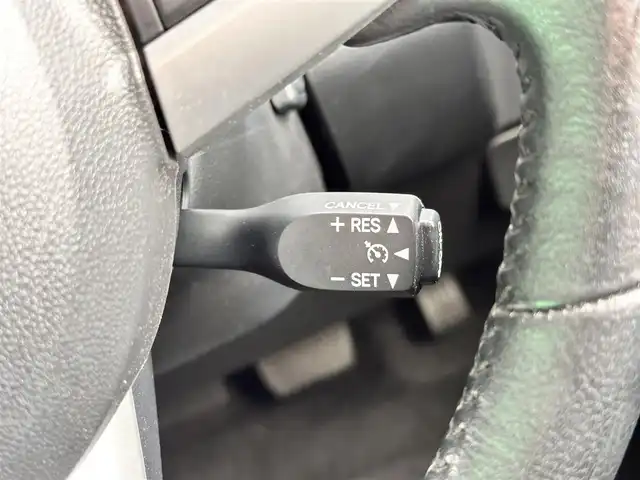 トヨタ ルーミー カスタムG 宮城県 2019(平31)年 6.2万km パールホワイトⅢ コンフォートパッケージ/・シートヒーター（運転席/助手席）/・シートバックテーブル（運転席/助手席）/＝＝＝/スマートアシスト3/・衝突回避支援ブレーキ機能/・衝突警報機能/・車線逸脱警報機能/・誤発進抑制制御機能/・先行車発進お知らせ機能/・オートハイビーム/・コーナーセンサー/純正9インチナビ（NSZT-Y68T）/・CD/DVD/Bluetooth/フルセグTV/バックカメラ/ビルトインETC/ドライブレコーダー/両側パワースライドドア/クルーズコントロール/ステアリングスイッチ/LEDオートヘッドランプ/フォグランプ/革巻きステアリング/前席シートヒーター/スマートキー＆プッシュスタート/スペアキー/電動格納ミラー/純正14インチAW/フロアマット/ドアバイザー/取扱説明書/保証書