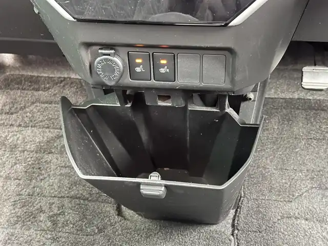 トヨタ ルーミー カスタムG 宮城県 2019(平31)年 6.2万km パールホワイトⅢ コンフォートパッケージ/・シートヒーター（運転席/助手席）/・シートバックテーブル（運転席/助手席）/＝＝＝/スマートアシスト3/・衝突回避支援ブレーキ機能/・衝突警報機能/・車線逸脱警報機能/・誤発進抑制制御機能/・先行車発進お知らせ機能/・オートハイビーム/・コーナーセンサー/純正9インチナビ（NSZT-Y68T）/・CD/DVD/Bluetooth/フルセグTV/バックカメラ/ビルトインETC/ドライブレコーダー/両側パワースライドドア/クルーズコントロール/ステアリングスイッチ/LEDオートヘッドランプ/フォグランプ/革巻きステアリング/前席シートヒーター/スマートキー＆プッシュスタート/スペアキー/電動格納ミラー/純正14インチAW/フロアマット/ドアバイザー/取扱説明書/保証書