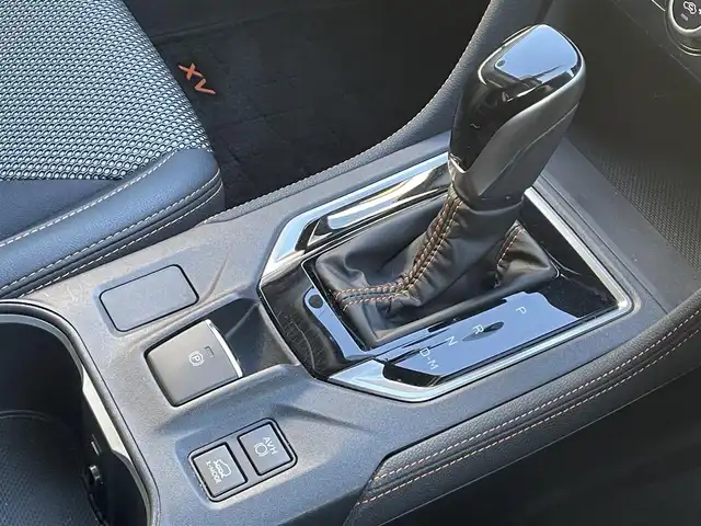 スバル ＸＶ ハイブリッド 2．0e－S アイサイト 群馬県 2021(令3)年 7.1万km マグネタイトグレーメタリック EyeSight Ver.3/・衝突軽減ブレーキシステム/・アクティブレーンキープ/・プリクラッシュブレーキ/・全車速追従機能付クルーズコントロール/・ブラインドスポットモニター/純正SDナビゲーション/（CD/DVD/SD/BT/HDMI/フルセグTV）/バックカメラ/サイドカメラ/ナビ連動ドライブレコーダー/ETC/オートホールド/ステアリングスイッチ/前席パワーシート（D席パワーシート）/クリアランスソナー/LEDヘッドライト/フォグライト/ドアバイザー/電格ミラー/純正フロアマット/純正18インチアルミホイール