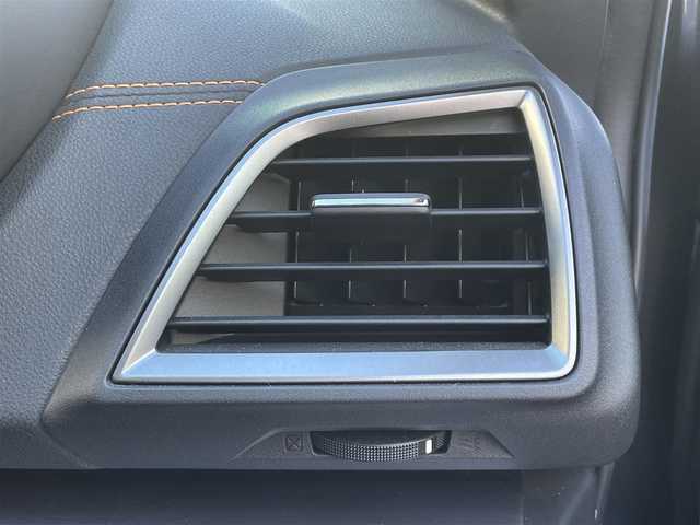 スバル ＸＶ ハイブリッド 2．0e－S アイサイト 群馬県 2021(令3)年 7.1万km マグネタイトグレーメタリック EyeSight Ver.3/・衝突軽減ブレーキシステム/・アクティブレーンキープ/・プリクラッシュブレーキ/・全車速追従機能付クルーズコントロール/・ブラインドスポットモニター/純正SDナビゲーション/（CD/DVD/SD/BT/HDMI/フルセグTV）/バックカメラ/サイドカメラ/ナビ連動ドライブレコーダー/ETC/オートホールド/ステアリングスイッチ/前席パワーシート（D席パワーシート）/クリアランスソナー/LEDヘッドライト/フォグライト/ドアバイザー/電格ミラー/純正フロアマット/純正18インチアルミホイール