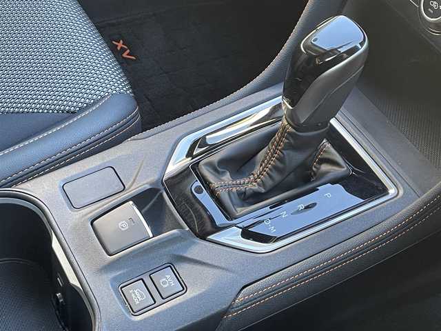 スバル ＸＶ ハイブリッド 2．0e－S アイサイト 群馬県 2021(令3)年 7.1万km マグネタイトグレーメタリック EyeSight Ver.3/・衝突軽減ブレーキシステム/・アクティブレーンキープ/・プリクラッシュブレーキ/・全車速追従機能付クルーズコントロール/・ブラインドスポットモニター/純正SDナビゲーション/（CD/DVD/SD/BT/HDMI/フルセグTV）/バックカメラ/サイドカメラ/ナビ連動ドライブレコーダー/ETC/オートホールド/ステアリングスイッチ/前席パワーシート（D席パワーシート）/クリアランスソナー/LEDヘッドライト/フォグライト/ドアバイザー/電格ミラー/純正フロアマット/純正18インチアルミホイール