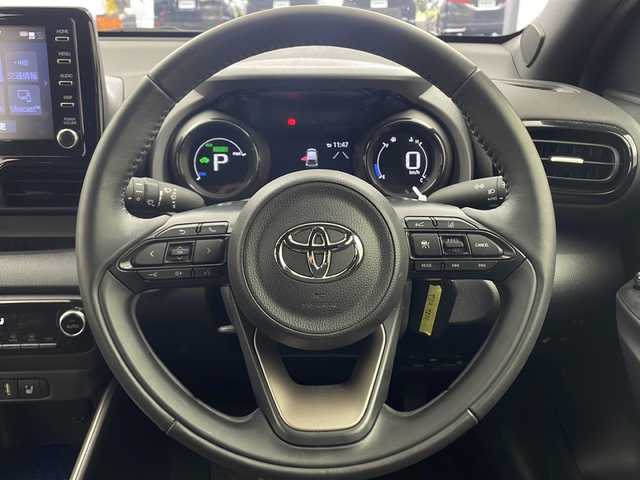 トヨタ ヤリス ハイブリッド Z 大阪府 2023(令5)年 1.2万km コーラルクリスタルシャイン バックカメラ/ETC/クルーズコントロール/シートヒーター