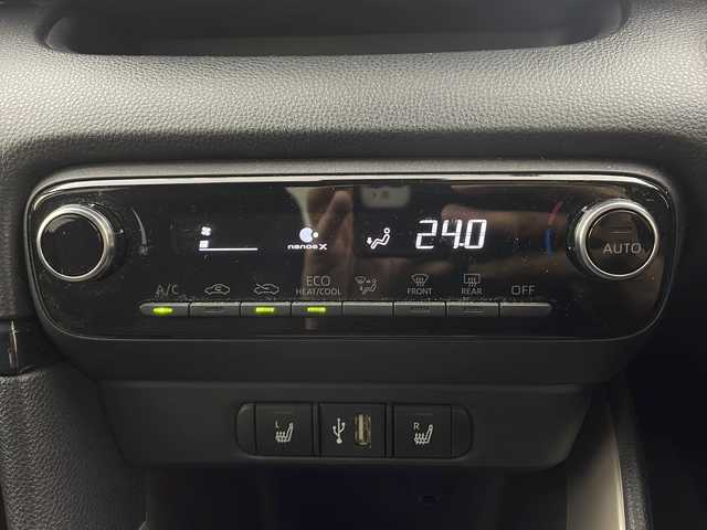 トヨタ ヤリス ハイブリッド Z 大阪府 2023(令5)年 1.2万km コーラルクリスタルシャイン バックカメラ/ETC/クルーズコントロール/シートヒーター