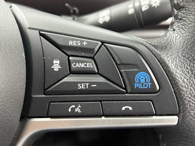 日産 セレナ ハイウェイスター G 三重県 2021(令3)年 4.2万km ブリリアントホワイトパール 2トーン 禁煙車/純正10インチナビ/・CD/DVD/Blu-ray/AM/FM/Bluetooth/フルセグ/プロパイロット/レーダークルーズコントロール/ブラインドスポットモニター/インテリジェントスマートルームミラー/両側パワースライドドア/ハンズフリースライドドア/バックカメラ/LEDヘッドライト/オートライト/防水シート/純正16インチアルミホイール
