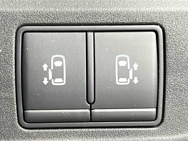 日産 セレナ ハイウェイスター G 三重県 2021(令3)年 4.2万km ブリリアントホワイトパール 2トーン 禁煙車/純正10インチナビ/・CD/DVD/Blu-ray/AM/FM/Bluetooth/フルセグ/プロパイロット/レーダークルーズコントロール/ブラインドスポットモニター/インテリジェントスマートルームミラー/両側パワースライドドア/ハンズフリースライドドア/バックカメラ/LEDヘッドライト/オートライト/防水シート/純正16インチアルミホイール