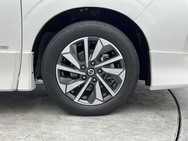 日産 セレナ ハイウェイスター G 三重県 2021(令3)年 4.2万km ブリリアントホワイトパール 2トーン 禁煙車/純正10インチナビ/・CD/DVD/Blu-ray/AM/FM/Bluetooth/フルセグ/プロパイロット/レーダークルーズコントロール/ブラインドスポットモニター/インテリジェントスマートルームミラー/両側パワースライドドア/ハンズフリースライドドア/バックカメラ/LEDヘッドライト/オートライト/防水シート/純正16インチアルミホイール