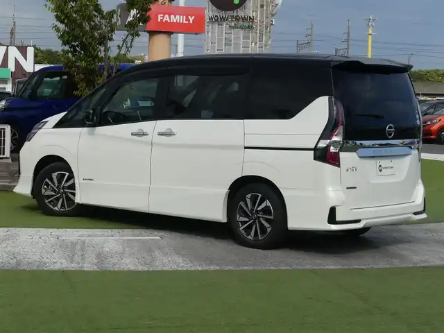 日産 セレナ ハイウェイスター G 千葉県 2021(令3)年 4.2万km ブリリアントホワイトパール 2トーン 195/60R16/エマージェンシーブレーキ/プロパイロット/インテリジェントルームミラー/インテリジェントクルーズコントロール/ハンズフリー両側パワースライドドア/10インチ純正SDナビ/地デジTV/【BD/DVD/CD再生機能　Bluetooth接続】/バックカメラ/革巻きステアリング/ステアリングスイッチ/ETC/LEDヘッドライト/フォグライト/ウインカーミラー/純正16インチアルミホイル/インテリジェントキー