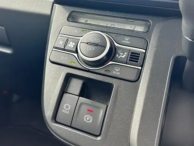 ダイハツ タント X 滋賀県 2023(令5)年 4.7万km シャイニングホワイトパール ガソリン/2WD(FF)/CVT/片側パワースライド/9インチ純正ディスプレイオーディオ/(FM/AM/フルセグ/Bluetooth/HDMI)/バックカメラ/ETC/スマートアシスト/・プリクラッシュブレーキアシスト	/・踏み間違い防止アシスト	/・レーンキープアシスト	/・標識検知機能	/運転席・助手席シートヒーター/アイドリングストップ/電動格納ミラー/電動パーキング/ブレーキホールド/ステアリングスイッチ/オートライト/LEDヘッドライト/ヘッドライトライトレベリング/フルオートエアコン/スマートキー/スペアキー/純正フロアマット
