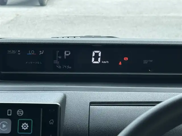 ダイハツ タント X 滋賀県 2023(令5)年 4.7万km シャイニングホワイトパール ガソリン/2WD(FF)/CVT/片側パワースライド/9インチ純正ディスプレイオーディオ/(FM/AM/フルセグ/Bluetooth/HDMI)/バックカメラ/ETC/スマートアシスト/・プリクラッシュブレーキアシスト	/・踏み間違い防止アシスト	/・レーンキープアシスト	/・標識検知機能	/運転席・助手席シートヒーター/アイドリングストップ/電動格納ミラー/電動パーキング/ブレーキホールド/ステアリングスイッチ/オートライト/LEDヘッドライト/ヘッドライトライトレベリング/フルオートエアコン/スマートキー/スペアキー/純正フロアマット