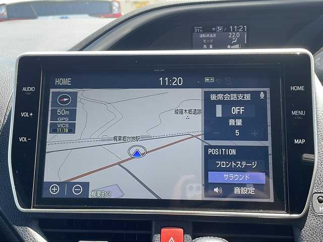 トヨタ ヴォクシー ZS 煌Ⅲ 山口県 2021(令3)年 4.6万km ブラック ワンオーナー/4WD/TRDエアロ/WedsSportsアルミホイール/10インチ純正ナビ/　(フルセグTV/AM/FM/CD/DVD/BT)/バックカメラ/前後ドライブレコーダー/ステアリングスイッチ/寒冷地仕様/Toyota Safety Sense/クルーズコントロール/アイドリングストップ/オートハイビーム/両側パワースライドドア/ETC/前後ドライブレコーダー/クラッツィオシートカバー/純正AW付冬タイヤ積込/スターター付スマートキー/スペアキー