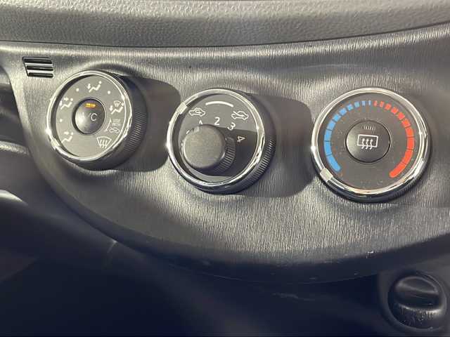 トヨタ ヴィッツ F スマイルエディション 福岡県 2012(平24)年 5.2万km シルバーM 禁煙車KENWOOD　7型SDナビ（ワンセグTV/CD/BT）バックモニターETCドラレコスマートキープッシュスタート電動格納ミラー