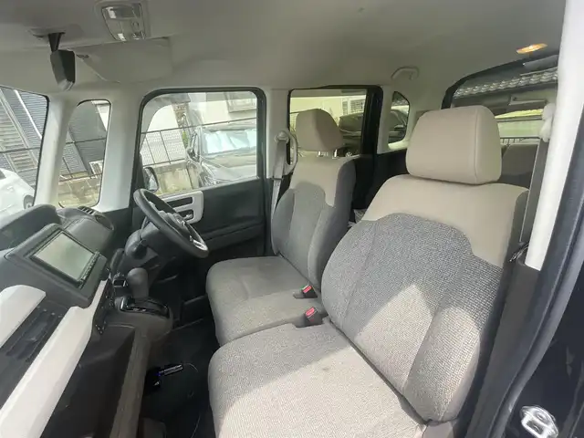 ホンダ Ｎ ＢＯＸ G 千葉県 2023(令5)年 3.8万km クリスタルブラックパール 社外SDナビ【CN-E330D】/　　（ワンセグ、Bluetooth）/バックカメラ/LEDヘッドライト/ホンダセンシング/・衝突軽減ブレーキ/・誤発進抑制機能/・後方誤発進抑制機能/・歩行者事故低減ステアリング/・先行車発進お知らせ機能/・渋滞ついじゅ機能付アダクティブクルーズコントロール/・車線維持支援システム/・オートハイビーム/・標識認識機能/・路外逸脱抑制機能/スマートキー/ETC/リアコーナーセンサー/プッシュスタート/保証書/取扱説明書/スペアキー/スタッドレスタイヤ積込