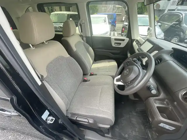 ホンダ Ｎ ＢＯＸ G 千葉県 2023(令5)年 3.8万km クリスタルブラックパール 社外SDナビ【CN-E330D】/　　（ワンセグ、Bluetooth）/バックカメラ/LEDヘッドライト/ホンダセンシング/・衝突軽減ブレーキ/・誤発進抑制機能/・後方誤発進抑制機能/・歩行者事故低減ステアリング/・先行車発進お知らせ機能/・渋滞ついじゅ機能付アダクティブクルーズコントロール/・車線維持支援システム/・オートハイビーム/・標識認識機能/・路外逸脱抑制機能/スマートキー/ETC/リアコーナーセンサー/プッシュスタート/保証書/取扱説明書/スペアキー/スタッドレスタイヤ積込