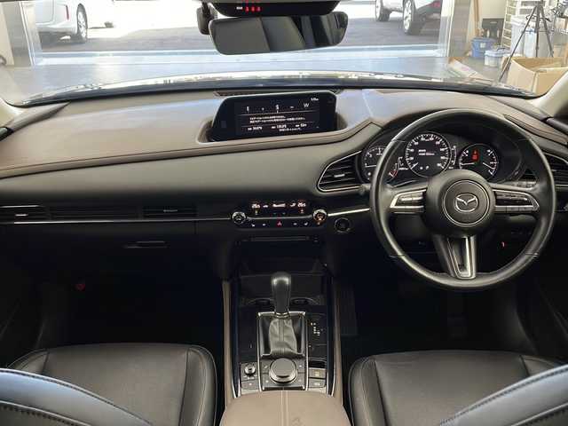 マツダ ＣＸ－３０ XD Lパッケージ 兵庫県 2020(令2)年 4.7万km ジェットブラックマイカ ・純正ナビ/CD/DVD/BT/TV/・i-ACTIVSENSE/・360度セーフティパッケージ/・ドラポジ支援パッケージ/・スマートブレーキサポート/・レーダークルーズコントロール/・パドルシフト/・前後コーナーセンサー/・BSM/・HUD/・全方位カメラ/・パワーバックドア/・前席シートヒーター/・運転席パワーシート/・運転席メモリーシート/・レザーシート/・ビルトインETC/・前後ドライブレコーダー/・ステアリングリモコン/・パドルシフト/・LEDオートライト/・オートマチックハイビーム/・純正18インチアルミホイール/・スマートキー/・スペアキー/・プッシュスタート/・W＋サイドエアバッグ/・カーテンエアバッグ