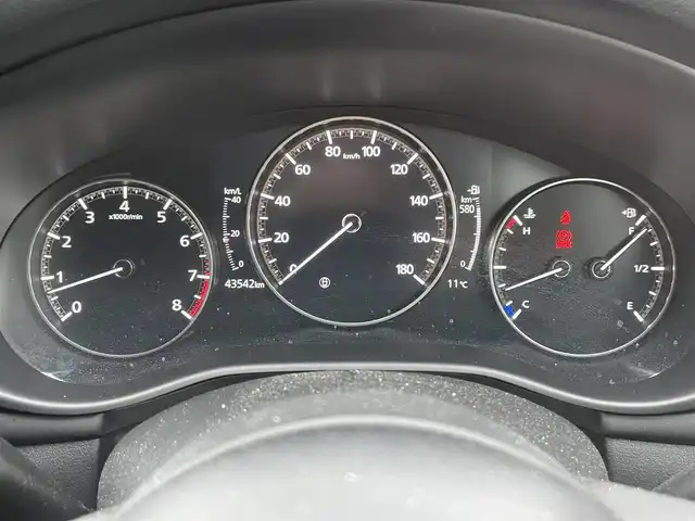 マツダ マツダ３ファストバック 15S ツーリング 道央・札幌 2020(令2)年 4.4万km ソウルレッドクリスタルM ワンオーナー/6速MT/純正メーカーナビ/CD/DVD/BT/フルセグ/衝突被害軽減ブレーキ/横滑り防止装置/レーダークルーズコントロール/クリアランスソナー/アラウンドビューモニター/ドライブレコーダー/デジタルインナーミラー/アイドリングストップ/革巻きステアリング/ステアリングリモコン/電動パーキング/オートブレーキホールド/プッシュスタート/スマートキー/LEDヘッドライト/オートライト/オートハイビーム/電動格納ミラー/ウィンカーミラー/フロアマット/スペアキー/純正AW付冬タイヤ積込/215/45/R18/2021年/山8mm