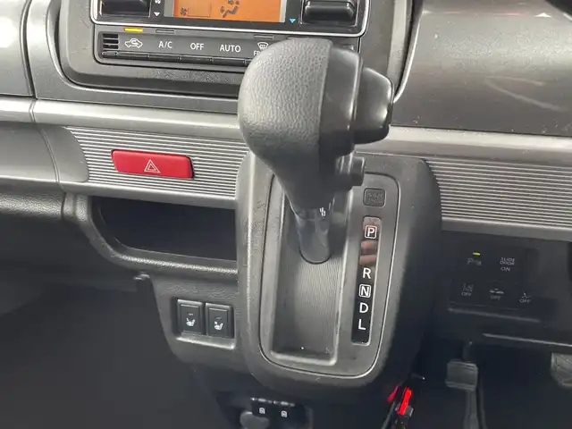 スズキ スペーシア ギア HYBRID XZ 千葉県 2021(令3)年 1.6万km クールカーキパールメタリック/ガンメタリック2トーン 社外8インチメモリナビ/(AM/FM/CD/DVD/SD/フルセグ/Bluetooth)/バックカメラ/衝突被害軽減システム/車線逸脱警報/クルーズコントロール/両側パワースライドドア/横滑り防止装置/ETC/アイドリングストップ/LEDヘッドライト/フォグランプ/オートライト/ウィンカーミラー/電動格納ミラー/純正14インチAW/シートヒーター/シートリフター/禁煙車/プッシュスタート/スマートキー/フロアマット