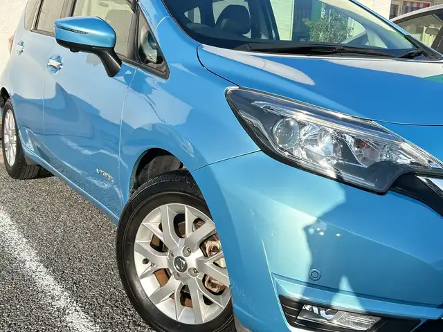 日産 ノート e－パワー メダリスト 千葉県 2017(平29)年 3.9万km ソニックブルー ナビMM316D-W 全方位カメラ スマートルームミラー ETC 前後ドラレコ エマージェンシーブレーキ ソニックブルーカラー 前後センサー 15インチAW スマートキー オートライト レーンアシスト