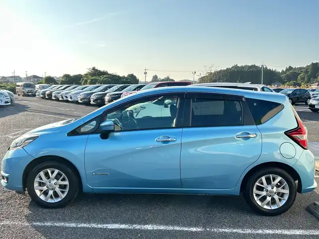 日産 ノート e－パワー メダリスト 千葉県 2017(平29)年 3.9万km ソニックブルー ナビMM316D-W 全方位カメラ スマートルームミラー ETC 前後ドラレコ エマージェンシーブレーキ ソニックブルーカラー 前後センサー 15インチAW スマートキー オートライト レーンアシスト