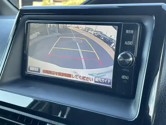 トヨタ ノア ハイブリッド X 茨城県 2017(平29)年 6.3万km ラグジュアリーホワイトパールクリスタルシャインガラスフレーク /トヨタセーフティセンス//フリップダウンモニター//純正ナビ/　　FM/AM/BT/フルセグTV//バックカメラ//クルーズコントロール//片側電動ドア//LEDヘッドライト//オートライト//純正アルミホイール//ETC//スマートキー