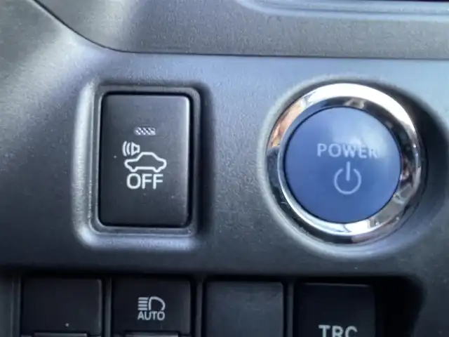 トヨタ ノア ハイブリッド X 茨城県 2017(平29)年 6.3万km ラグジュアリーホワイトパールクリスタルシャインガラスフレーク /トヨタセーフティセンス//フリップダウンモニター//純正ナビ/　　FM/AM/BT/フルセグTV//バックカメラ//クルーズコントロール//片側電動ドア//LEDヘッドライト//オートライト//純正アルミホイール//ETC//スマートキー