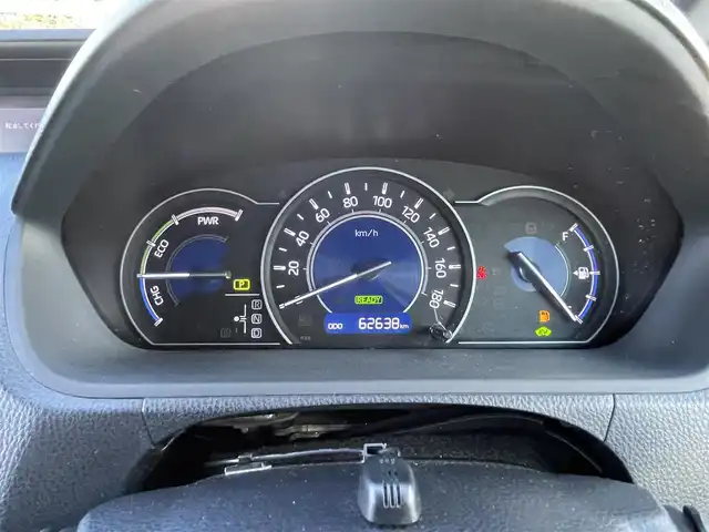 トヨタ ノア ハイブリッド X 茨城県 2017(平29)年 6.3万km ラグジュアリーホワイトパールクリスタルシャインガラスフレーク /トヨタセーフティセンス//フリップダウンモニター//純正ナビ/　　FM/AM/BT/フルセグTV//バックカメラ//クルーズコントロール//片側電動ドア//LEDヘッドライト//オートライト//純正アルミホイール//ETC//スマートキー