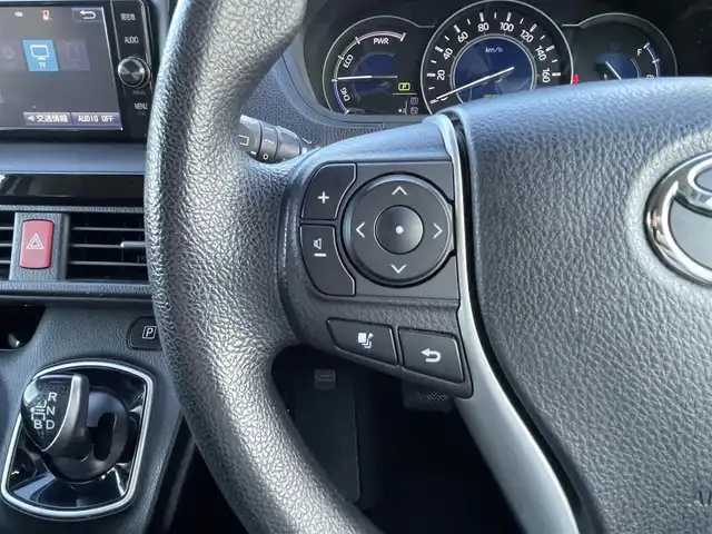 トヨタ ノア ハイブリッド X 茨城県 2017(平29)年 6.3万km ラグジュアリーホワイトパールクリスタルシャインガラスフレーク /トヨタセーフティセンス//フリップダウンモニター//純正ナビ/　　FM/AM/BT/フルセグTV//バックカメラ//クルーズコントロール//片側電動ドア//LEDヘッドライト//オートライト//純正アルミホイール//ETC//スマートキー