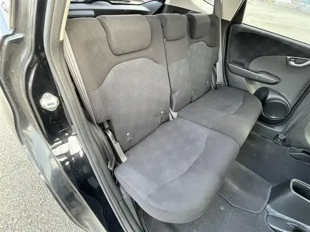 ホンダ フィット G スマートセレ ファインスタイル 道央・札幌 2013(平25)年 8.8万km クリスタルブラックパール ワンオーナー/社外メモリーナビ/AM/FM/CD/SD/ワンセグ/横滑り防止装置/ビルトインETC/ワイパーデアイサー/ステアリングリモコン/スマートキー/キセノンヘッドライト/オートライト/電動格納ミラー/ヒーテッドドアミラー/ウィンカーミラー/純正フロアマット/ドアバイザー/ECON