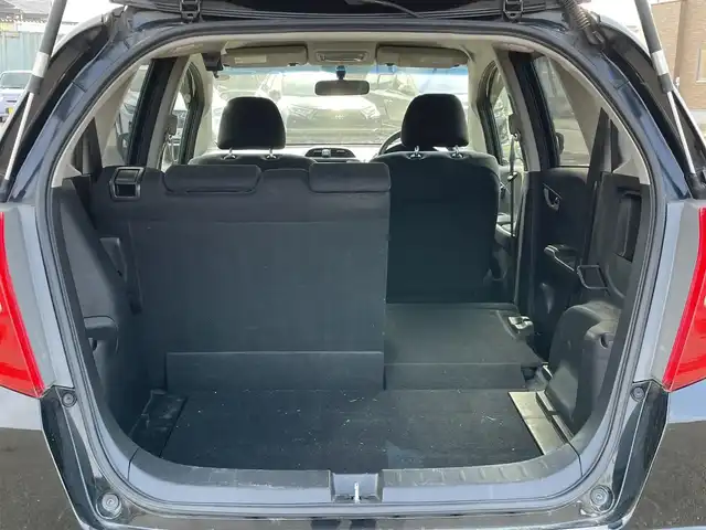 ホンダ フィット G スマートセレ ファインスタイル 道央・札幌 2013(平25)年 8.8万km クリスタルブラックパール ワンオーナー/社外メモリーナビ/AM/FM/CD/SD/ワンセグ/横滑り防止装置/ビルトインETC/ワイパーデアイサー/ステアリングリモコン/スマートキー/キセノンヘッドライト/オートライト/電動格納ミラー/ヒーテッドドアミラー/ウィンカーミラー/純正フロアマット/ドアバイザー/ECON