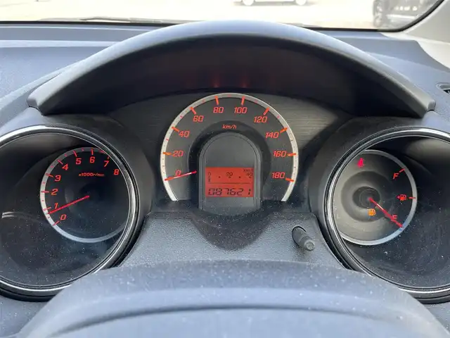 ホンダ フィット G スマートセレ ファインスタイル 道央・札幌 2013(平25)年 8.8万km クリスタルブラックパール ワンオーナー/社外メモリーナビ/AM/FM/CD/SD/ワンセグ/横滑り防止装置/ビルトインETC/ワイパーデアイサー/ステアリングリモコン/スマートキー/キセノンヘッドライト/オートライト/電動格納ミラー/ヒーテッドドアミラー/ウィンカーミラー/純正フロアマット/ドアバイザー/ECON