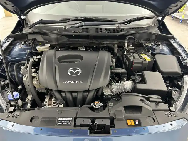 マツダ マツダ２ 15S 千葉県 2019(令1)年 3.9万km エターナルブルーマイカ 禁煙車/スマートシティーブレーキサポート/・ブラインドスポットモニター/・車線逸脱警報システム/・パーキングセンサー/・360度カメラ/純正７インチメモリナビ/・CD/DVD/USB/Bluetooth/フルセグTV/・ビルトインETC/MT付きAT/純正フロアマット/社外１５インチAW/オートライト/・LEDヘッドライト/スマートキー&プッシュスタート