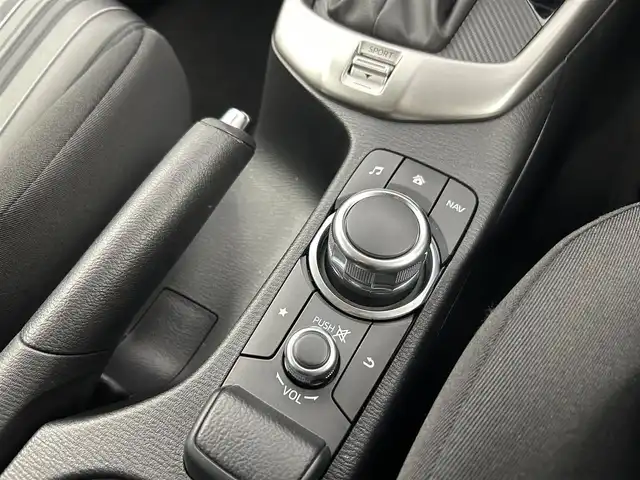 マツダ マツダ２ 15S 千葉県 2019(令1)年 3.9万km エターナルブルーマイカ 禁煙車/スマートシティーブレーキサポート/・ブラインドスポットモニター/・車線逸脱警報システム/・パーキングセンサー/・360度カメラ/純正７インチメモリナビ/・CD/DVD/USB/Bluetooth/フルセグTV/・ビルトインETC/MT付きAT/純正フロアマット/社外１５インチAW/オートライト/・LEDヘッドライト/スマートキー&プッシュスタート