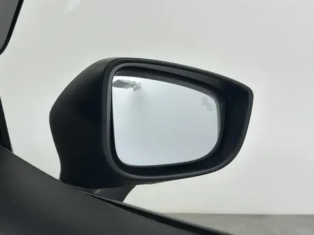 マツダ マツダ２ 15S 千葉県 2019(令1)年 3.9万km エターナルブルーマイカ 禁煙車/スマートシティーブレーキサポート/・ブラインドスポットモニター/・車線逸脱警報システム/・パーキングセンサー/・360度カメラ/純正７インチメモリナビ/・CD/DVD/USB/Bluetooth/フルセグTV/・ビルトインETC/MT付きAT/純正フロアマット/社外１５インチAW/オートライト/・LEDヘッドライト/スマートキー&プッシュスタート