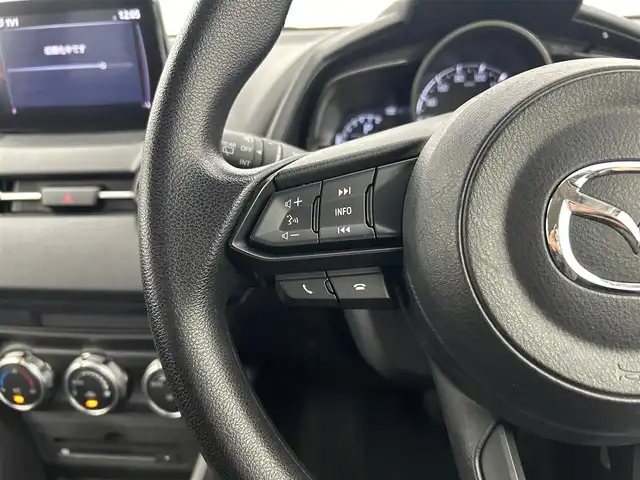 マツダ マツダ２ 15S 千葉県 2019(令1)年 3.9万km エターナルブルーマイカ 禁煙車/スマートシティーブレーキサポート/・ブラインドスポットモニター/・車線逸脱警報システム/・パーキングセンサー/・360度カメラ/純正７インチメモリナビ/・CD/DVD/USB/Bluetooth/フルセグTV/・ビルトインETC/MT付きAT/純正フロアマット/社外１５インチAW/オートライト/・LEDヘッドライト/スマートキー&プッシュスタート