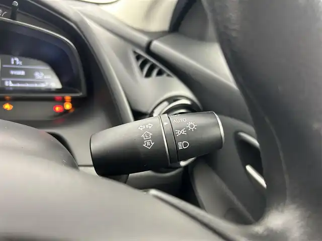 マツダ マツダ２ 15S 千葉県 2019(令1)年 3.9万km エターナルブルーマイカ 禁煙車/スマートシティーブレーキサポート/・ブラインドスポットモニター/・車線逸脱警報システム/・パーキングセンサー/・360度カメラ/純正７インチメモリナビ/・CD/DVD/USB/Bluetooth/フルセグTV/・ビルトインETC/MT付きAT/純正フロアマット/社外１５インチAW/オートライト/・LEDヘッドライト/スマートキー&プッシュスタート