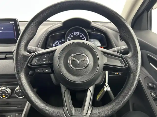 マツダ マツダ２ 15S 千葉県 2019(令1)年 3.9万km エターナルブルーマイカ 禁煙車/スマートシティーブレーキサポート/・ブラインドスポットモニター/・車線逸脱警報システム/・パーキングセンサー/・360度カメラ/純正７インチメモリナビ/・CD/DVD/USB/Bluetooth/フルセグTV/・ビルトインETC/MT付きAT/純正フロアマット/社外１５インチAW/オートライト/・LEDヘッドライト/スマートキー&プッシュスタート