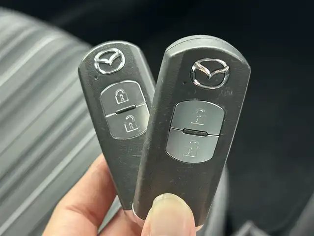 マツダ マツダ２ 15S 千葉県 2019(令1)年 3.9万km エターナルブルーマイカ 禁煙車/スマートシティーブレーキサポート/・ブラインドスポットモニター/・車線逸脱警報システム/・パーキングセンサー/・360度カメラ/純正７インチメモリナビ/・CD/DVD/USB/Bluetooth/フルセグTV/・ビルトインETC/MT付きAT/純正フロアマット/社外１５インチAW/オートライト/・LEDヘッドライト/スマートキー&プッシュスタート